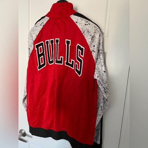 NBA CHICAGO BULLS Red Full-Zip Logo Long Sleeves Track Jacket in XL - Picture 10 of 12